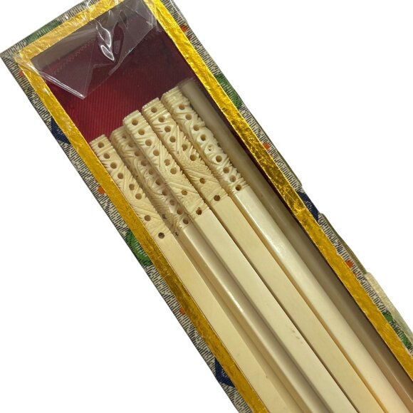 Melamine Carved Chopsticks In Decorative Box - Picture 5 of 6